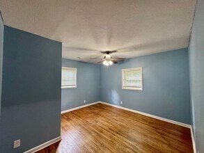 237 Co Rd 457 in Florence, AL - Foto de edificio - Building Photo