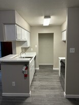 98 Isaacks Rd, Unit 104 in Humble, TX - Building Photo