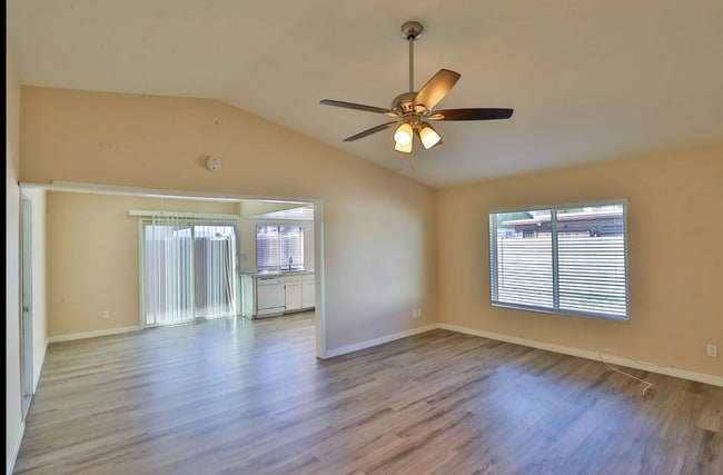 6810 W Pasadena Ave in Glendale, AZ - Building Photo - Building Photo