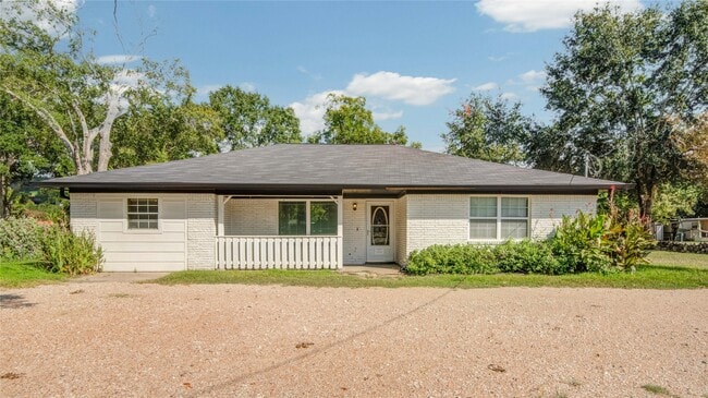 property at 25203 Lakeview Rd