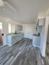 830 N Ferger Ave in Fresno, CA - Foto de edificio - Building Photo