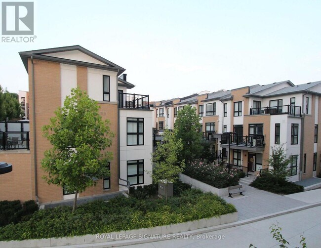 160 Canon Jackson Dr in Toronto, ON - Building Photo - Building Photo