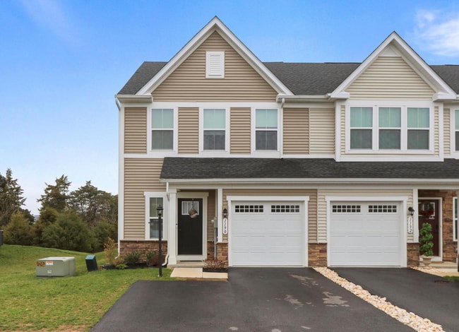 property at 1190 Emilys Ct