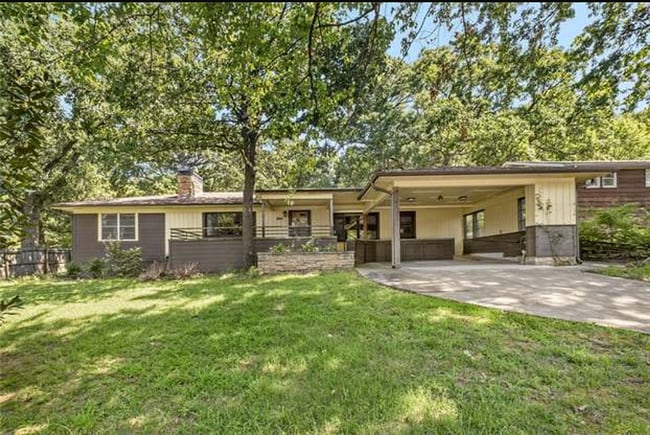property at 1054 N Eva Ave