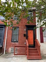 1011 Hollins St in Baltimore, MD - Building Photo