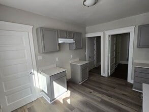 506 W New York St in Aurora, IL - Building Photo - Building Photo