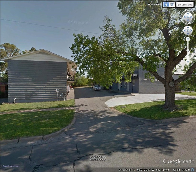 1207 W Gore Blvd in Lawton, OK - Foto de edificio