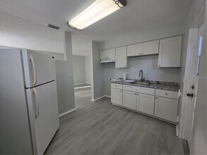 3135 Oaklawn Ave in Largo, FL - Building Photo - Building Photo