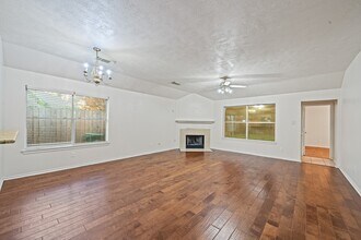 13130 Eldridge Meadow Dr in Houston, TX - Building Photo - Building Photo