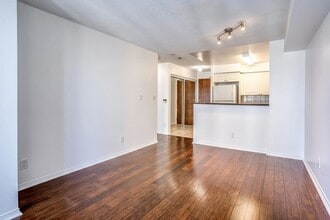 7 Michael Power Pl in Toronto, ON - Building Photo - Building Photo