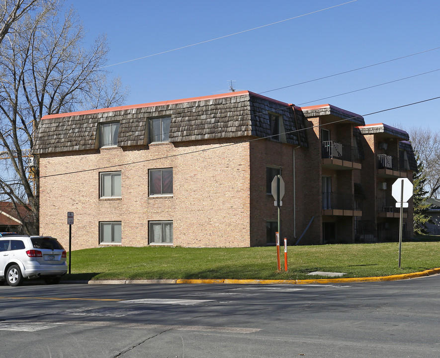 309 4th St W in Waconia, MN - Building Photo