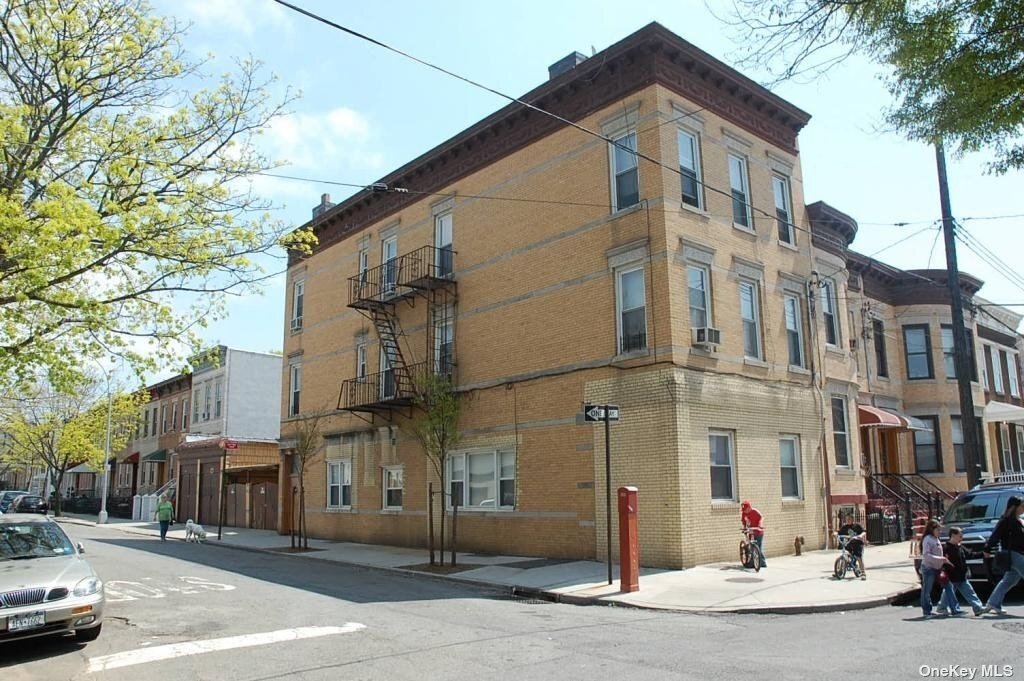 74-01 62nd Street in Glendale, NY - Building Photo