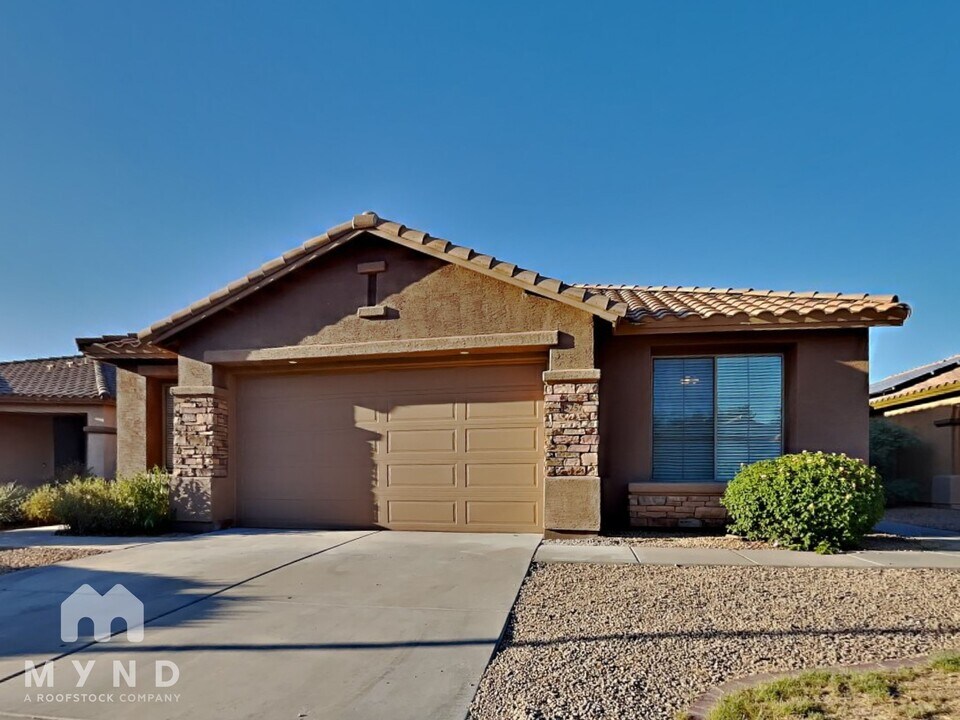 15257 W Banff Ln in Surprise, AZ - Building Photo