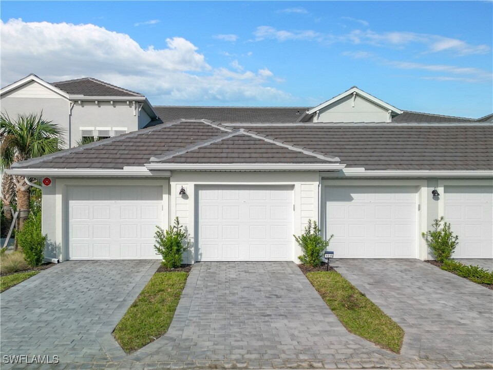 43992 Boardwalk Loop in Punta Gorda, FL - Foto de edificio