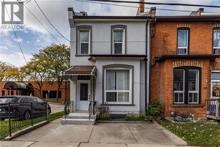 141 Ray St N in Hamilton, ON - Building Photo