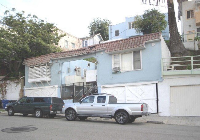 1016 Laguna Ave in Los Angeles, CA - Foto de edificio - Building Photo