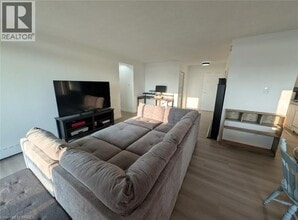 640 West St in Brantford, ON - Building Photo - Building Photo