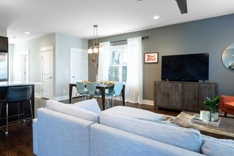 924 Delmas Ave in Nashville, TN - Building Photo - Building Photo