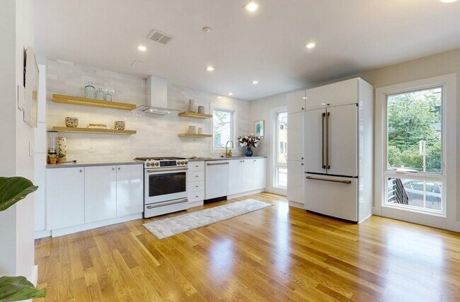 58 Lincoln St, Unit 2