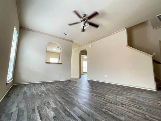 5913 Missy Ln in Fort Worth, TX - Foto de edificio - Building Photo