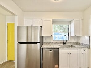 5212 Peach Ave in Seffner, FL - Building Photo - Building Photo