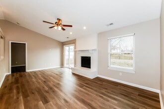 6233 Carrie Cir in Indianapolis, IN - Building Photo - Building Photo