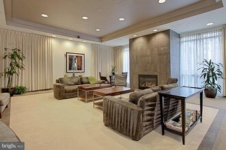 880 N Pollard St-Unit -926 in Arlington, VA - Foto de edificio - Building Photo