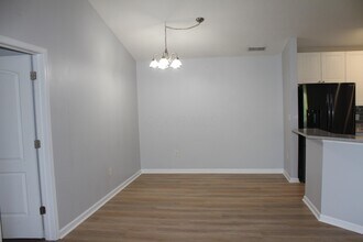7774 Essex Gate Dr in Dublin, OH - Building Photo - Building Photo
