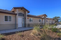 Heritage II Senior Apartments in Lompoc, CA - Foto de edificio - Building Photo