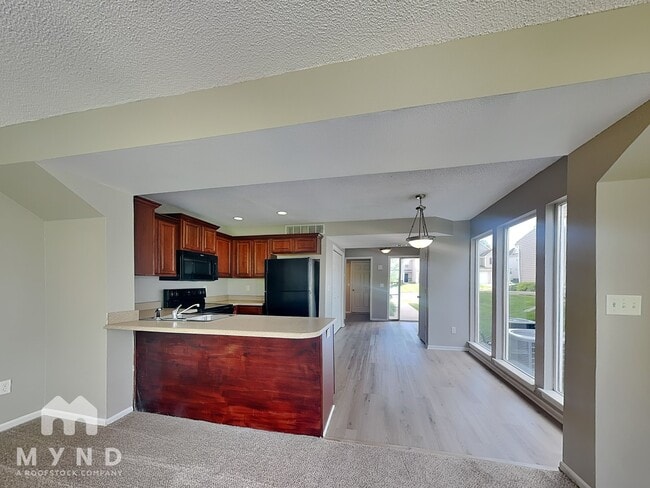 2016 Hickoryleaf Ln in Raymore, MO - Building Photo - Building Photo