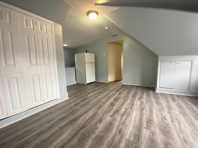 114 Joyce Kilmer Ave in New Brunswick, NJ - Building Photo - Building Photo