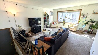 815 Weeks Ave SE in Minneapolis, MN - Building Photo