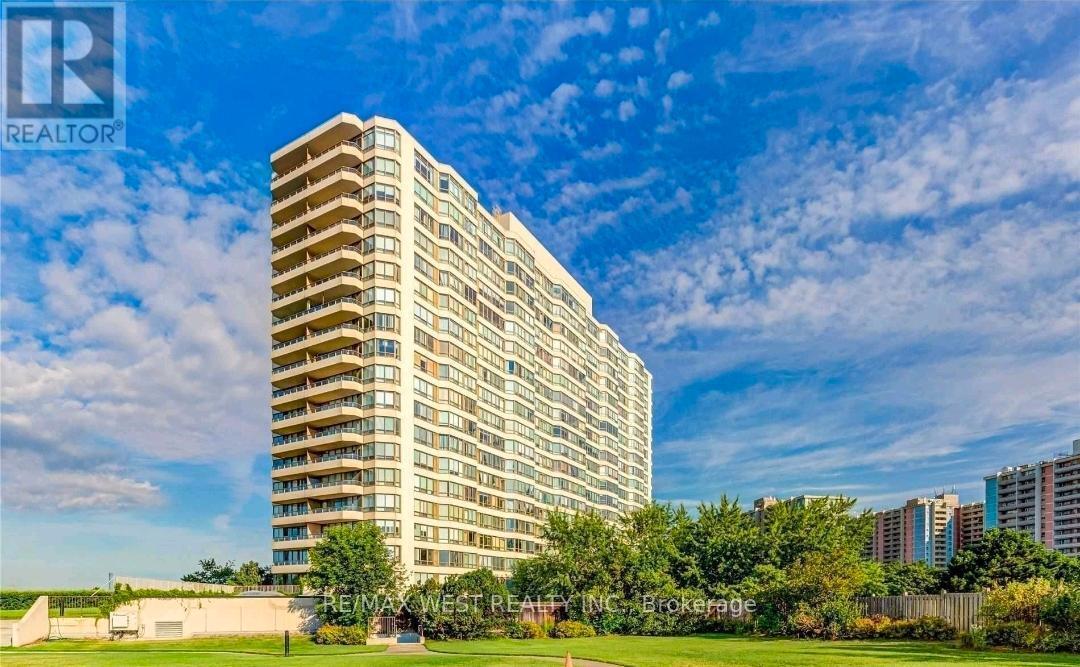 5 Greystone Walk Dr in Toronto, ON - Building Photo