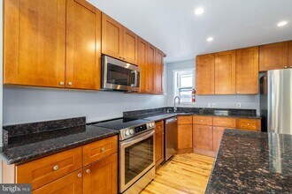 2225 Mt Vernon St in Philadelphia, PA - Building Photo - Building Photo