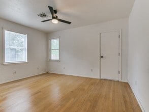 1904 Carlisle Rd in The Village, OK - Building Photo - Building Photo