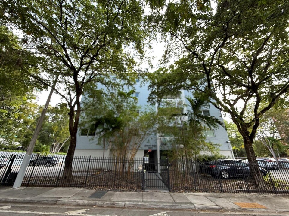 2920 SW 28th Terrace in Miami, FL - Building Photo