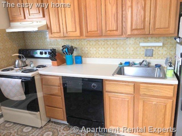 714 Broadway, Unit #1 in Somerville, MA - Foto de edificio - Building Photo