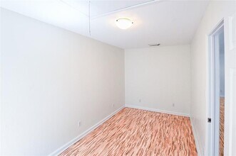 1 Lovers Ln in Dickinson, TX - Building Photo - Building Photo