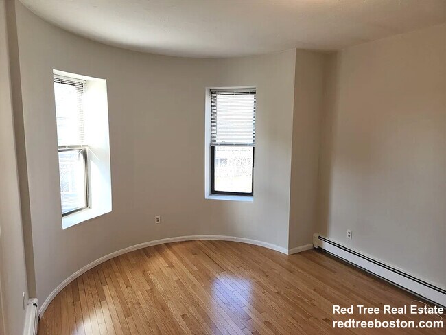 3148 Washington St, Unit 2 in Boston, MA - Building Photo - Building Photo