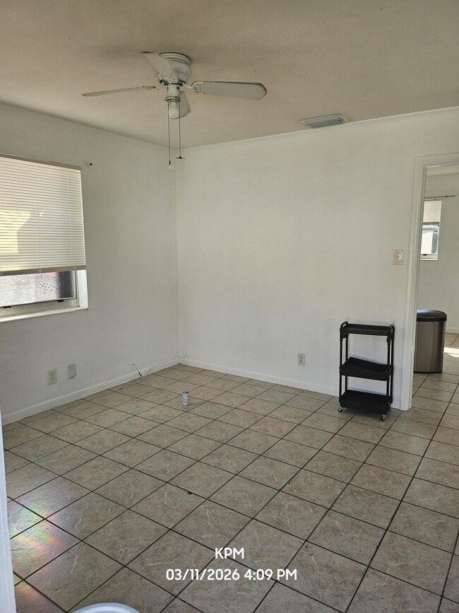 919 Selkirk St in West Palm Beach, FL - Building Photo - Building Photo
