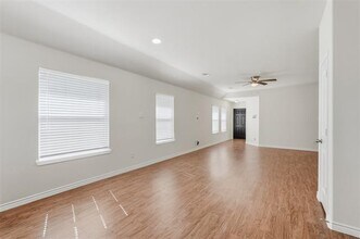 3408 Robin Rd in Ennis, TX - Building Photo - Building Photo