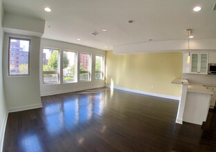 1213 Noble St in Philadelphia, PA - Foto de edificio - Building Photo