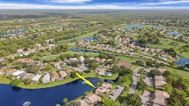 12911 Briarlake Dr in West Palm Beach, FL - Foto de edificio - Building Photo