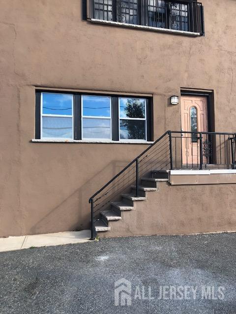 100 Albert Ave in Edison, NJ - Building Photo - Building Photo