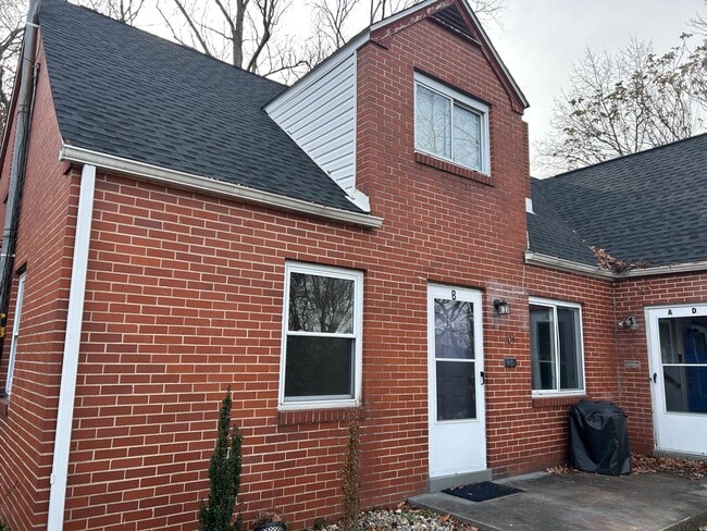 105 Forest Ave, Unit Apt B