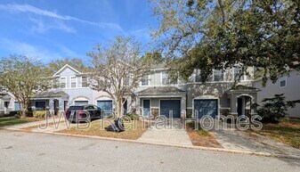 5815 Parkstone Crossing Dr in Jacksonville, FL - Building Photo