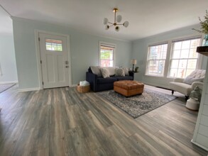 227 Green Oak Dr in Huntington, WV - Building Photo - Building Photo