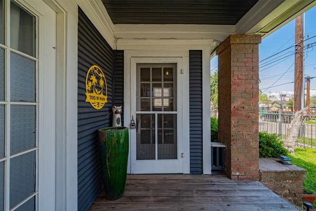 705 W Main St in Houston, TX - Building Photo - Building Photo