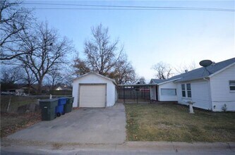 1103 S Willow St in Sherman, TX - Building Photo - Building Photo