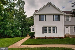 200 Sulgrave Ct in Sterling, VA - Building Photo